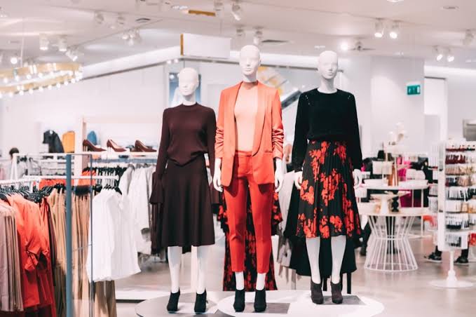 The 5 best fashion merchandising services in Delmenhorst – targeted improvement of product presentations in retail